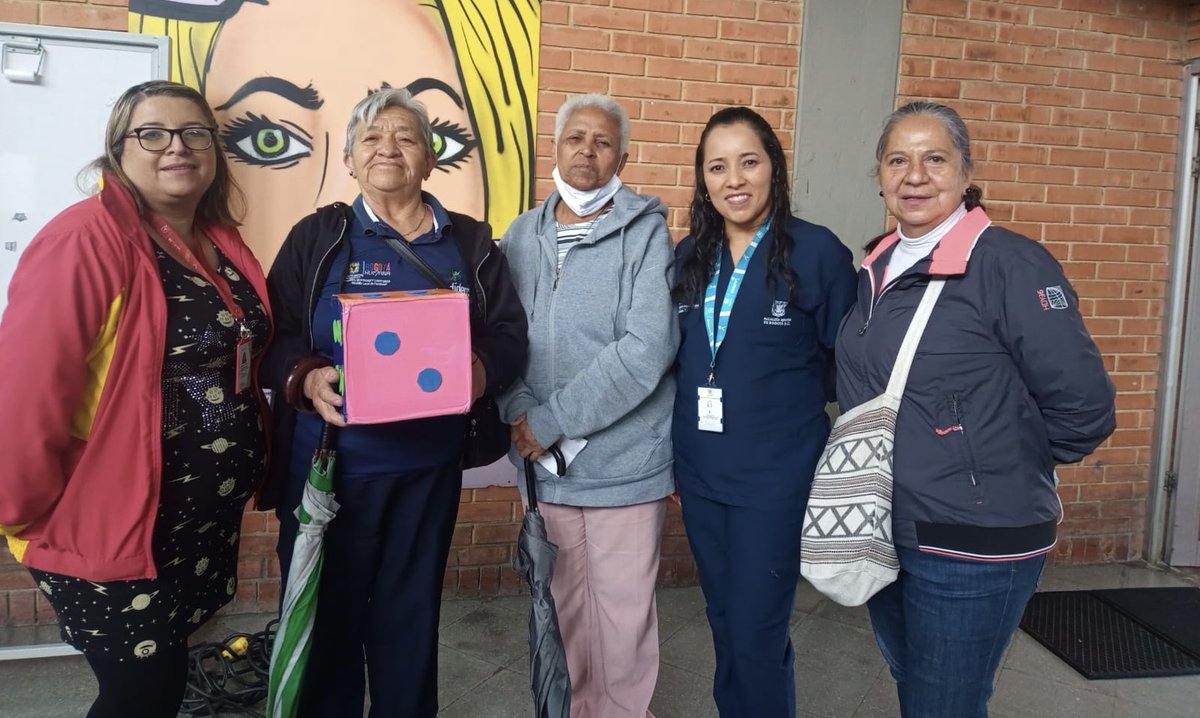 SubRedSurOcci's tweet photo. 👉🏼🧓🏽👵🏻✨En el #MesMayor, nuestra Política Pública de Envejecimiento y Vejez realizó un circuito de la salud en el Centro Día Amaru, en Fontibón, donde brindamos asesorías en asignación de citas, mecanismos de participación y fortalecimiento en deberes y derechos. 📝 https://t.co/fnzQ5WfKV7