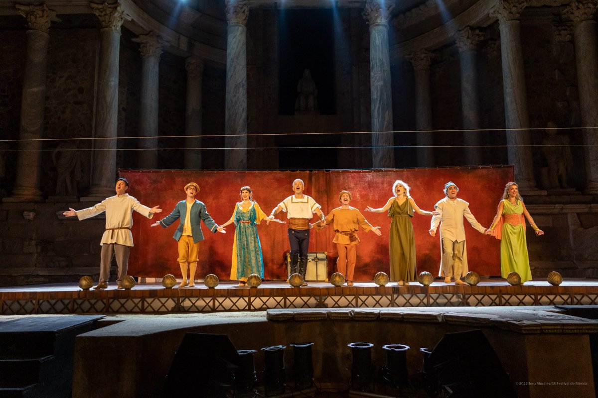 Festival_Merida's tweet photo. 🟠😋 El eco de las #risas del público en el #TeatroRomano, uno de nuestros sonidos favoritos🧡
𝙀𝙡 𝙈𝙞𝙨𝙖́𝙣𝙩𝙧𝙤𝙥𝙤 y 𝙈𝙞𝙡𝙚𝙨 𝙂𝙡𝙤𝙧𝙞𝙤𝙨𝙪𝙨 lo han conocido bien porque han sido los montajes encargados de traer la #comedia a #Merida68 ✨
¡Gracias de todo corazón!🧡 https://t.co/ArUKjhLDSs