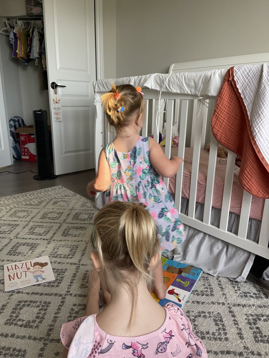 paul_latam's tweet photo. They don’t tell you the hardest part of parenting is doing their hair.  #momsaway #theydontsitstill https://t.co/NuKyU11VmY