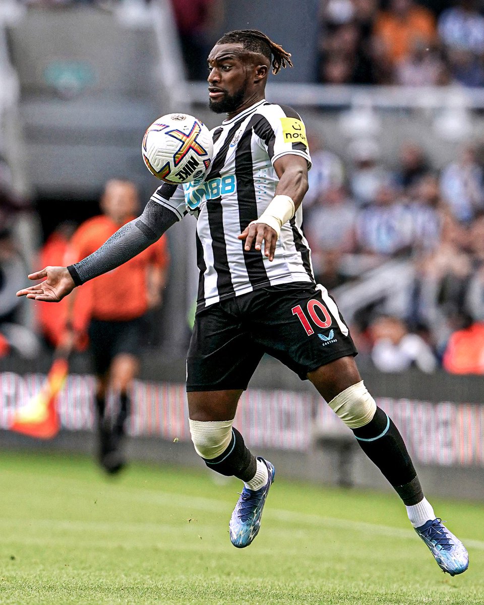 🚨 Manchester United are considering a late approach to sign Allan Saint-Maximin from Newcastle. (Source: MediaFoot)