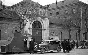 EnriqueNDF's tweet photo. #TalDiaComoHoy, en la madrugada del 22 al 23 de Agosto de 1936,decenas de políticos de distinta significación ideológica eran brutalmente asesinados en la cárcel Modelo de Madrid por milicianos frentepopulistas, acusados de derechistas

Entre ellos estaba Ramón Álvarez Valdes..👇 https://t.co/HdLmVo8fH4