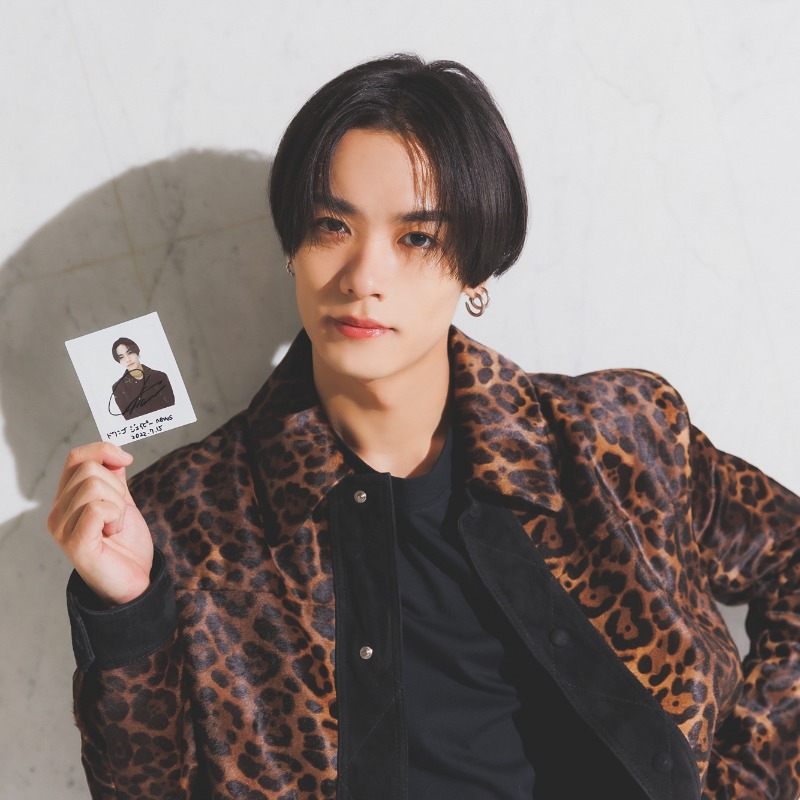 dwangojpnews's tweet photo. ／
#川村壱馬（#THERAMPAGE）さん
サイン入りチェキ1名様にプレゼント🎁
＼

▼9/9公開 最新作『#HiGH_LOW』出演の川村さんにインタビュー💬
https://t.co/V4Mf9LUqF1
※眼福💓撮りおろしカットも

フォロー&amp;RTで応募完了
〆切：9/23（金）23:59

感想もぜひ✨
#ハイロー@therampagefext @HiGH_LOW_PR