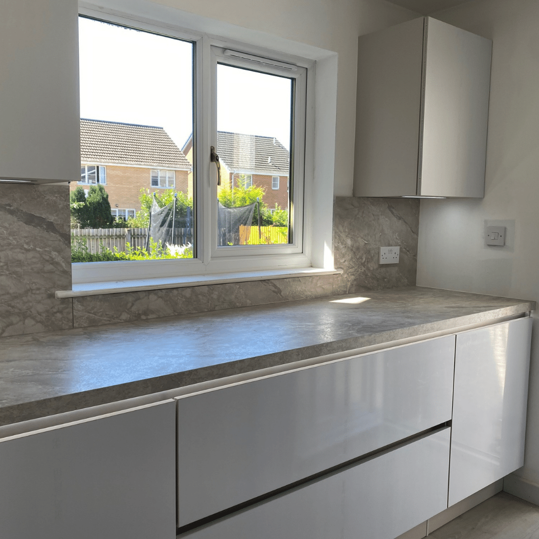 ashomedesignltd's tweet photo. Great to see our kitchen installations team hard at work 😁 and how this beautiful customer kitchen has turned out. 💖

A huge thanks again to our customer and team. 👇

https://t.co/GtWk8VbpgP

#kitchendesign #kitchens #homedesign #interiordesign #qualitykitchens #newkitchen https://t.co/YTkWSlhwZB