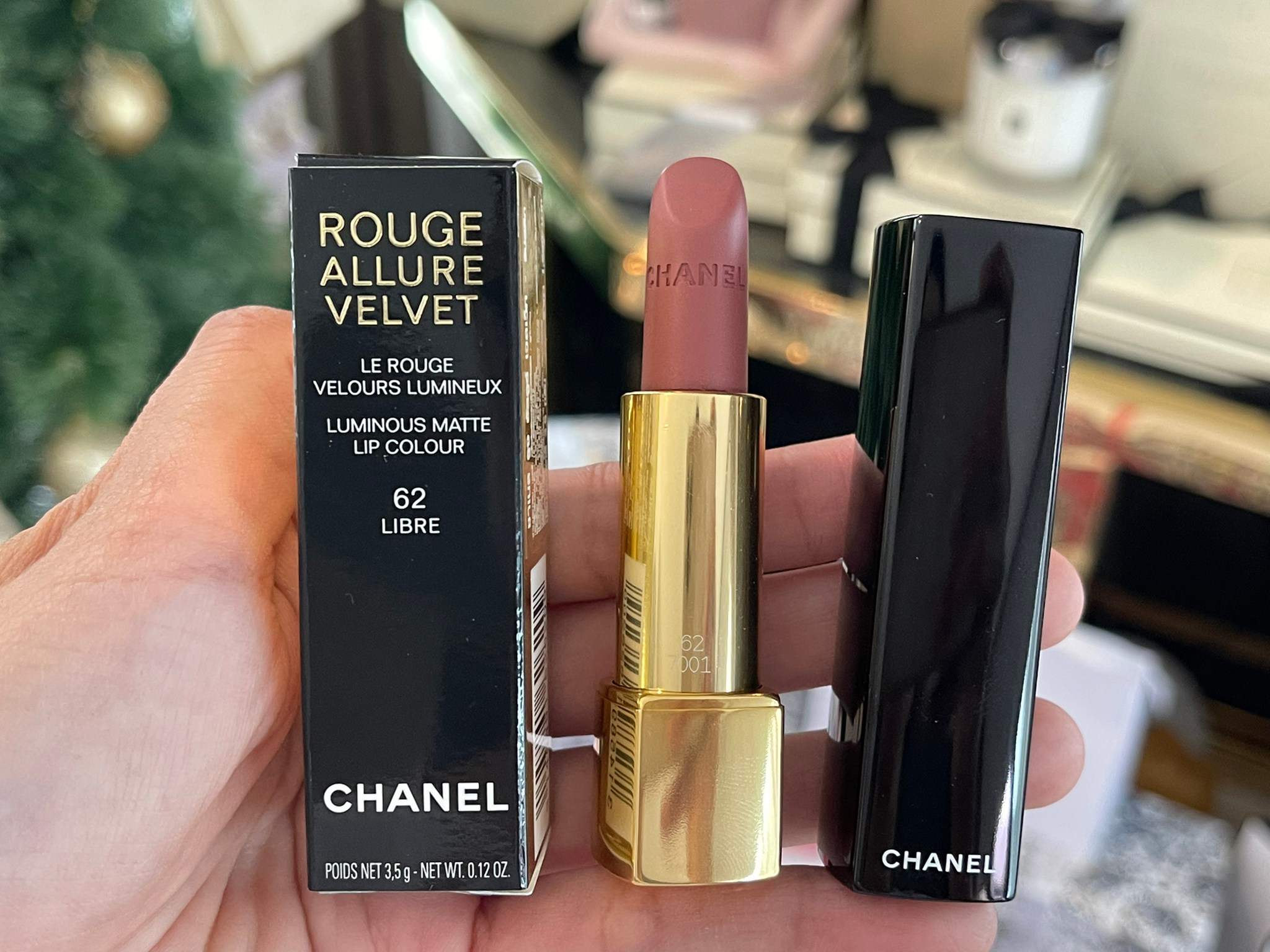Chanel Rouge Allure Velvet - # 62 Libre - Stylemyle