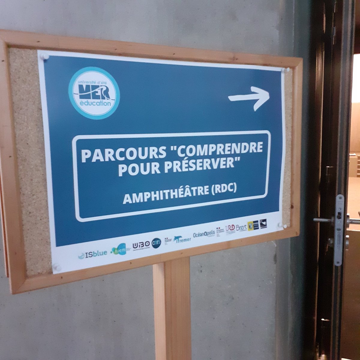 MerEducation's tweet photo. #MerEduc22 Jour 2
Les participants se répartissent entre les 3 parcours thématiques :
📱Intetagir et partager
🐟 Comprendre pour préserver 
🛰 Imaginer et prévoir https://t.co/RqCu3awCe5