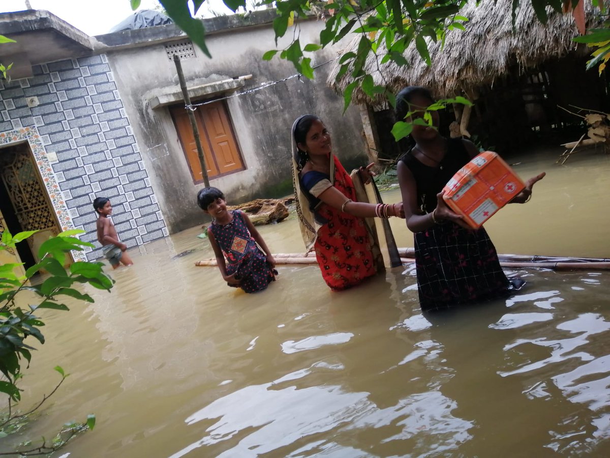 IndianRedCross's tweet photo. #Floods have affected nearly eight lakh people and displaced thousands from their homes in #Odisha.
IRCS, Odisha Branch installed #ROsystems in the flood shelter of kathakota, GP under #kujanga block of #Jagatsinghpur. Drinking water was provided to the victims of the flood. https://t.co/ByU1bub0zD