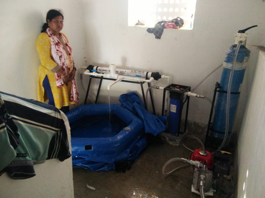 IndianRedCross's tweet photo. #Floods have affected nearly eight lakh people and displaced thousands from their homes in #Odisha.
IRCS, Odisha Branch installed #ROsystems in the flood shelter of kathakota, GP under #kujanga block of #Jagatsinghpur. Drinking water was provided to the victims of the flood. https://t.co/ByU1bub0zD