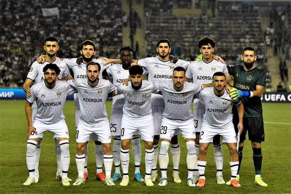 ikisahilnews's tweet photo. ⚽️"Qarabağ" bu gün Çempionlar Liqasında qrup mərhələsinə vəsiqə qazana bilər.
23:00. "Viktoriya" (Plzen, Çexiya) - "Qarabağ" (Azərbaycan)
❓️ Sizcə, #hesab neçə olacaq?
👍 Uğurlar @FKQarabagh ! https://t.co/KfI70L02xh