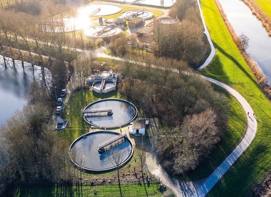 Voldoende zoet water is ook in Nederland een steeds grotere uitdaging. Denken in en werken aan een circulair watersysteem kan helpen om zuinig en verantwoord met het beschikbare zoetwater om te gaan. Lees meer in de #Hydrotheek blog.hydrotheek.nl/2022/08/rwzi-a…