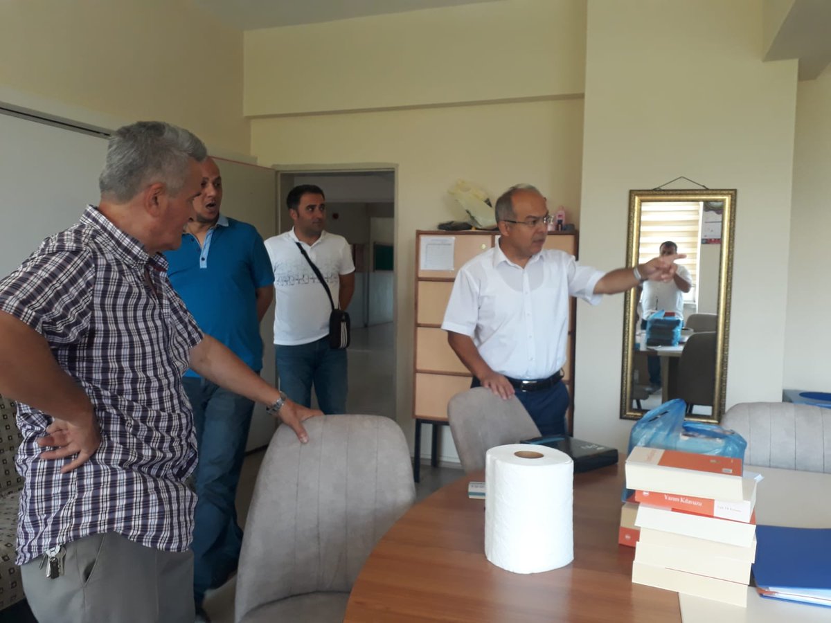 sehitercaneker's tweet photo. İlçe Milli Eğitim Müdürü Ergin TAŞTEPE  okulumuzu ziyaret etti. Atatürk Ortaokulu'nun okulumuza  taşınmasından dolayı eğitim öğretim hazırlıklarını yerinde inceledi. @duzce_mem @golyakailcemem @TastepeErgin @YunusMertyrek1 @KaracaogluIlter https://t.co/jE4y4rLoBV