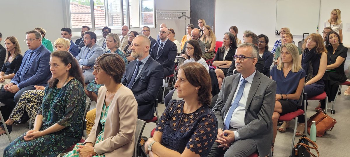 MostafaFourar's tweet photo. Très heureux de débuter cette nouvelle année scolaire par l'accueil des 42 inspecteurs et personnels de direction stagiaires : une formation commune pour un travail collaboratif et un esprit d'équipe au bénéfice de la réussite des élèves. Félicitations et très bonne rentrée ! https://t.co/z6ah9nsgxG