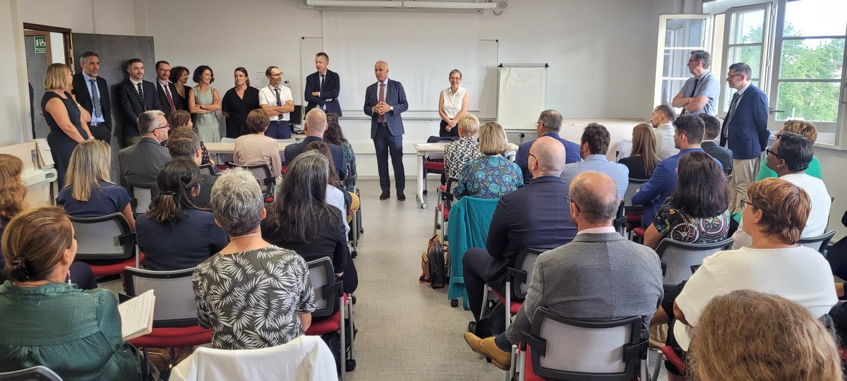 MostafaFourar's tweet photo. Très heureux de débuter cette nouvelle année scolaire par l'accueil des 42 inspecteurs et personnels de direction stagiaires : une formation commune pour un travail collaboratif et un esprit d'équipe au bénéfice de la réussite des élèves. Félicitations et très bonne rentrée ! https://t.co/z6ah9nsgxG