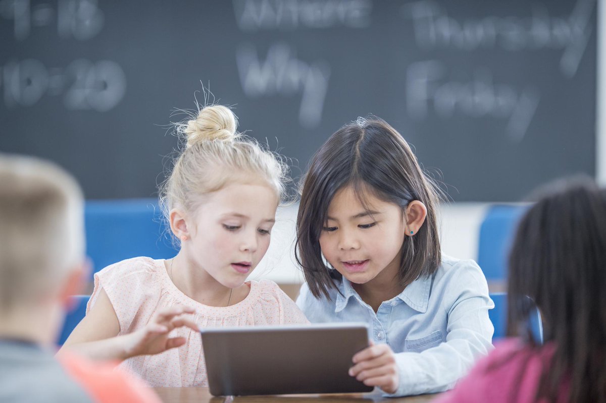 Für viele Kinder und Jugendliche heißt es diese Woche: #backtoschool! 🤩 Damit der Schulstart auch digital gelingt, setzen sich #o2 Telefónica und <a href="/FSM_de/">FSM e.V.</a> mit der Initiative „WAKE UP!“ gegen #Cybermobbing ein. Mehr Infos dazu gibt es hier👉bit.ly/3K4rXCv