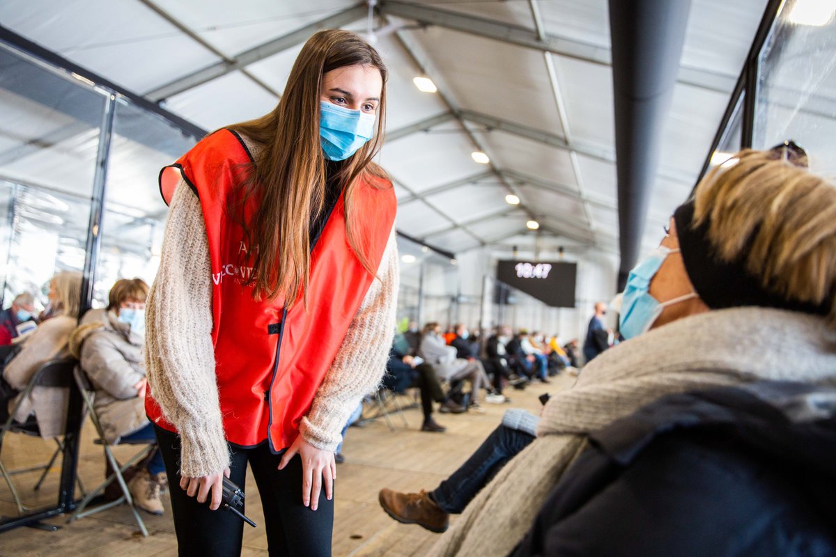 Uitnodiging #herfstbooster ontvangen? Maak een afspraak: schoten.be/coronavaccin 💉💪

De vaccinatie gebeurt met een aangepast boostervaccin. Deze vaccins zijn gebaseerd op de oorspronkelijke COVID-variant en een bepaald type van Omikron🧫

#LaatJeVaccineren #coronavirus #Schoten