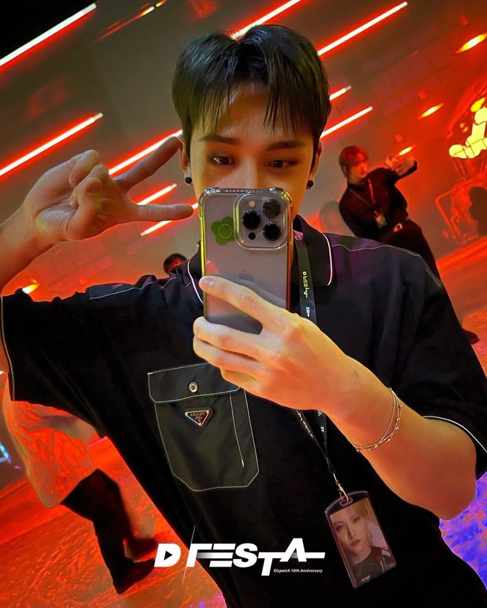 bcfoIder's tweet photo. bang chan dfesta https://t.co/R8SeSZOPIp