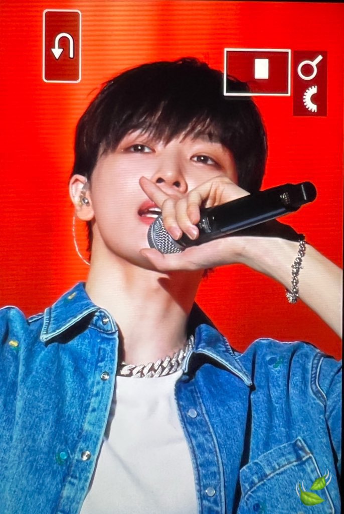 913arc's tweet photo. sungchan’s charisma goes crazy https://t.co/lu9T2jAtfT