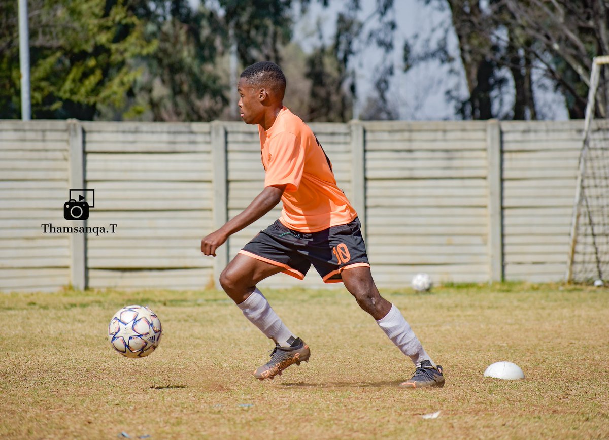 thamster7's tweet photo. It's @BlackPoisonFc training dayπͺπΎπͺπΎπͺπΎ. #ThamsanqaTPhotography
#Haliphirimi #ChefuOmnyama #InsideTheBlackPoisonCamp #Vamospoison #ChefuUyabulala #SSSFC https://t.co/bWroF6R9M4