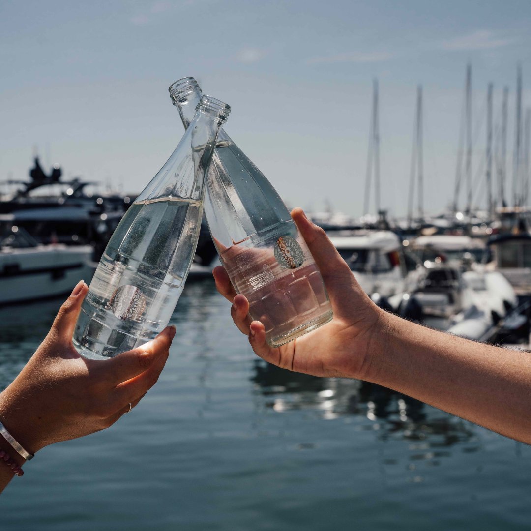 Il fait chaud, pensez à vous hydrater. 
Et si vous le faites avec de l’eau Solé, c’est encore mieux. 

#SteaknShakeFrance #SNSFrance