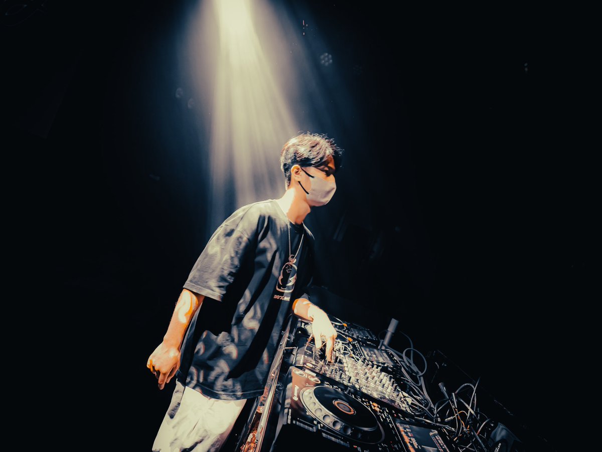NewSeeding_iofo's tweet photo. 先週開催されたNew Seeding vol'3に出演して頂いたDJ陣、ご来場して頂いたお客様ありがとうございました❗️

当イベント仕事帰りの方や学校帰りの若い方がフラッと来れる事をコンセプトに開催しております😊

もっとこの業界を盛り上げたい。
若い子達が目立つ機会が増えたらな。
と思っております！🌿 https://t.co/Sn1RYJpTjW