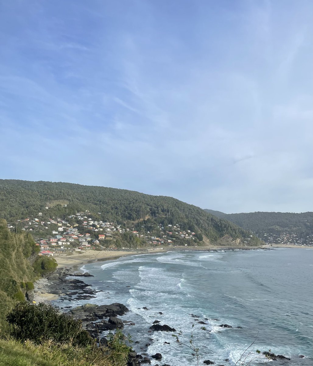 milachannn's tweet photo. Etwa anderthalb Fahrtstunden von Osorno entfernt, liegt Bahía Mansa – ein kleines Dörfchen direkt an der Küste. Ideal, um das letzte Wochenende vor der Abreise noch einmal mit Strand, Sonne und Empanadas zu genießen💆🏻‍♀️ #studierenweltweit https://t.co/FSxizxOogY