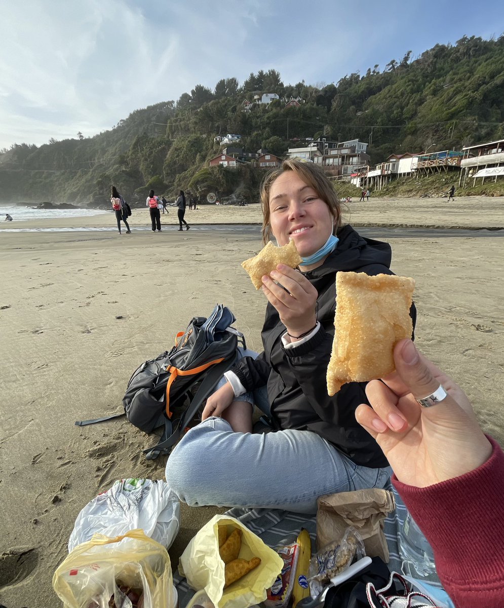 milachannn's tweet photo. Etwa anderthalb Fahrtstunden von Osorno entfernt, liegt Bahía Mansa – ein kleines Dörfchen direkt an der Küste. Ideal, um das letzte Wochenende vor der Abreise noch einmal mit Strand, Sonne und Empanadas zu genießen💆🏻‍♀️ #studierenweltweit https://t.co/FSxizxOogY