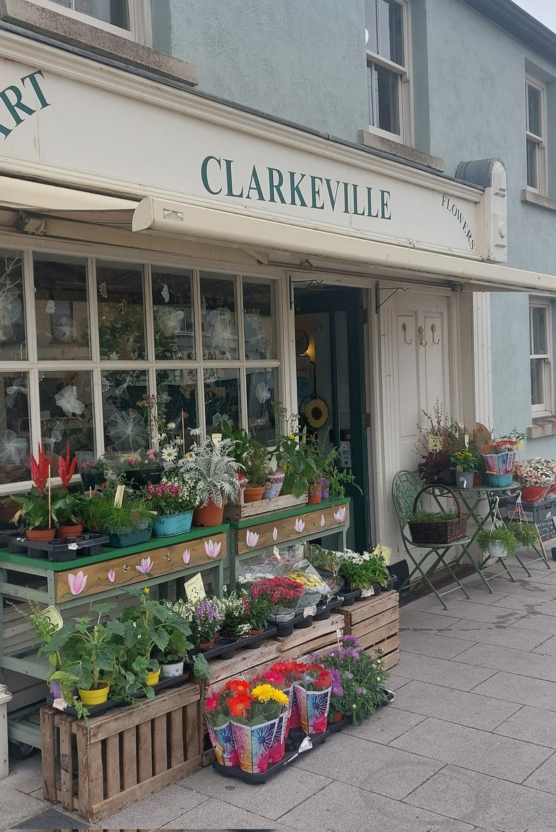wlhaydock's tweet photo. All set up before the rain..... ☔️☔️☔️ #localflorists #palmerstown #graydays https://t.co/jtYTaDBMsZ