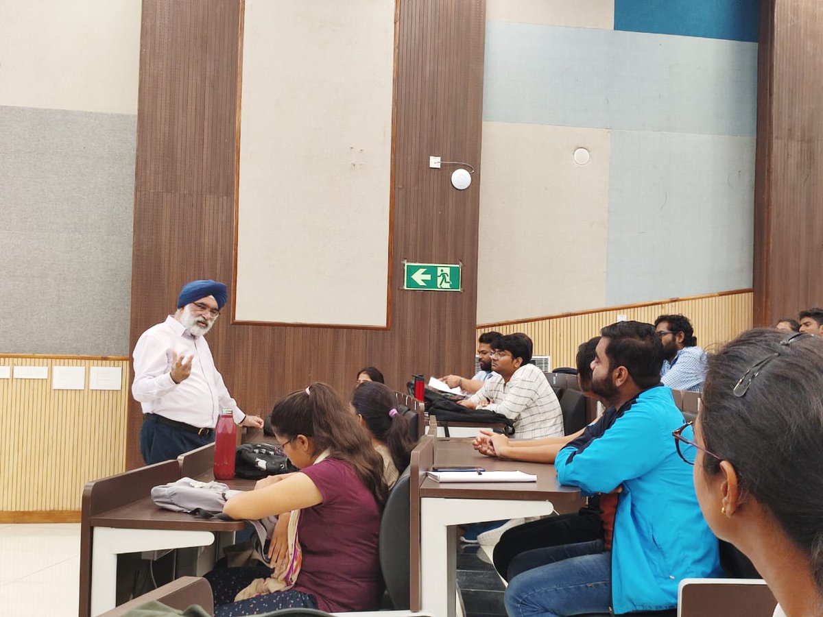 AmbGurjitSingh's tweet photo. Vibrant discussion on 'Cross-cultural communication' @dh_iiti. The course on English communication for PG students seems to getting more popularity!
Great going #ProfAnanyaGhosal https://t.co/LKFUjgGDwl