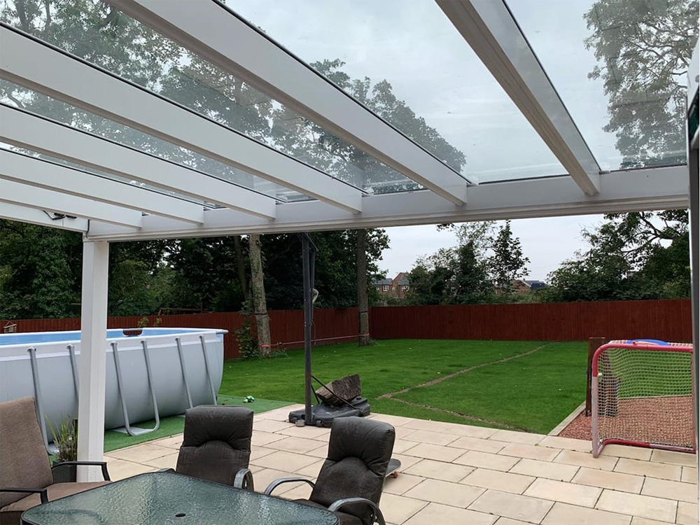 MilwoodGroup's tweet photo. Quality Alfresco Contemporary Veranda Installation at this lovely family home in Lancashire, installed by our trade Partners, SBI Limited 

Read more at; https://t.co/WEDzhDz14O 

#veranda #outdoorliving #canopies #outdoordesign #gardenspace #outdoors #glassroom #alfrescoliving https://t.co/bHdx96YRV0