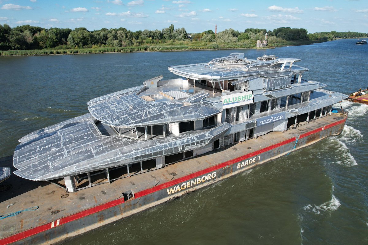 Dutchyachting's tweet photo. The aluminium superstructure of Oceanco’s 110m/ 360ft Y722 arrived at their shipyard from Aluship in Poland last Saturday. Photos by Arie Boer.
#Oceanco #Y722 #Aluship #Poland #Superyacht #ArieBoer https://t.co/37MgArYtuG
