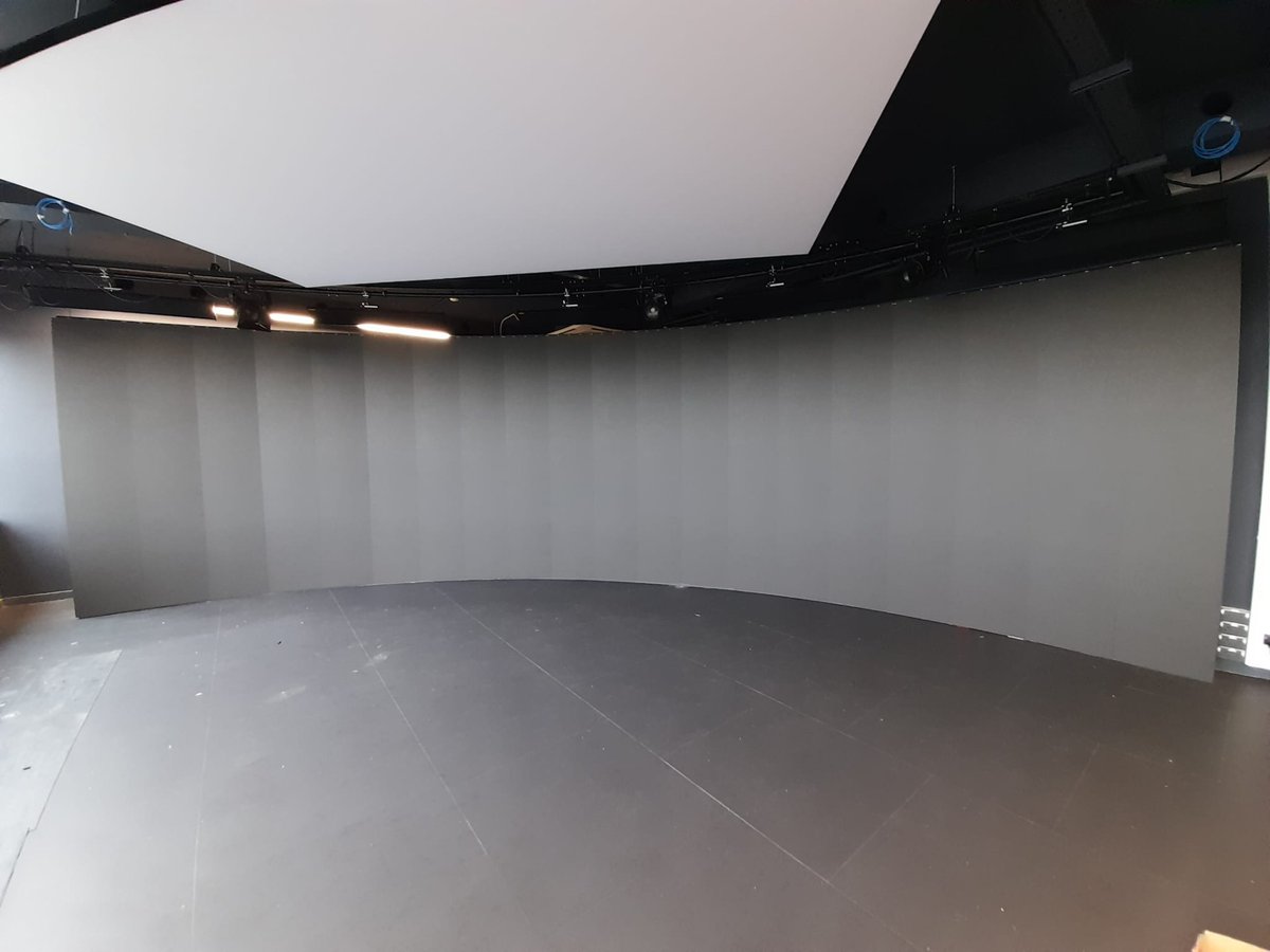 StaffsFilmMedia's tweet photo. Great to see our #virtual #production #stage taking shape @StaffsUni  Students will have access to industry-leading technology to help bring their creative story ideas to life.  find out more: https://t.co/BysPWj2r1A https://t.co/gley0wquOr