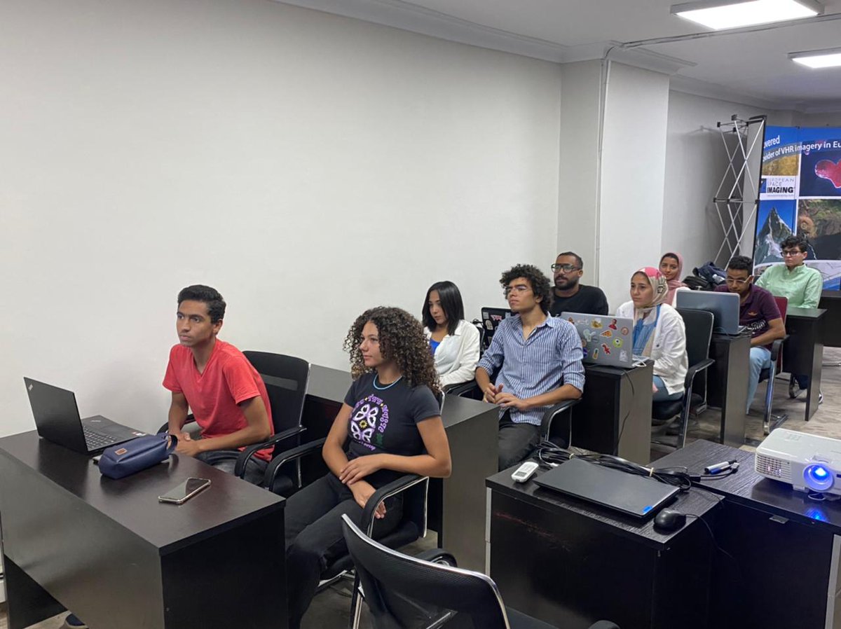 EDGEProIS's tweet photo. من منطلق الإستدامة في الدور المجتمعي لإيدج برو لدعم الطلاب و الخريجين, تحفيز و توجيه قدراتهم لإحتياج سوق العمل، تم إتمام التدريب الصيفي العملي بنجاح و محتوى التدريب "مجال نظم المعلومات الجغرافية و الإستشعار عن بعد".
https://t.co/kTJNUj8omZ 
#letusguideyourcareer #ERDASIMAGINE https://t.co/Z4uRVr2WHd