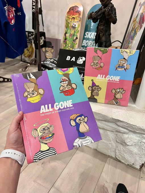 First books I’ve bought since college!! 😍 
<a href="/BoredApeYC/">Bored Ape Yacht Club 🍌</a> #BAYC