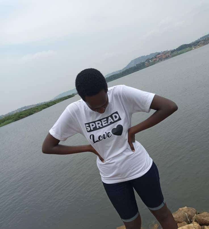 murie_emma's tweet photo. Spread love ❤️ too by following me n push me to 2k🙏🙏💃 https://t.co/OXRqTynEz3