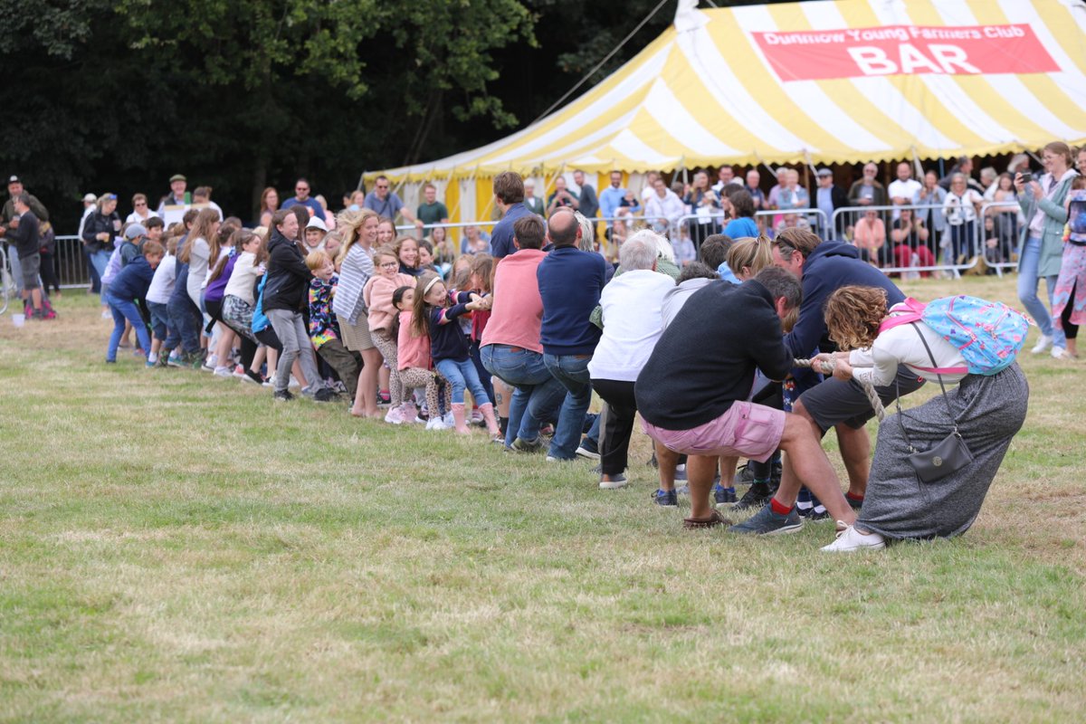 CountessWarwick's tweet photo. Tug of war time! 2pm on Sunday and Monday.....enjoy! https://t.co/FM9yXSSoaT