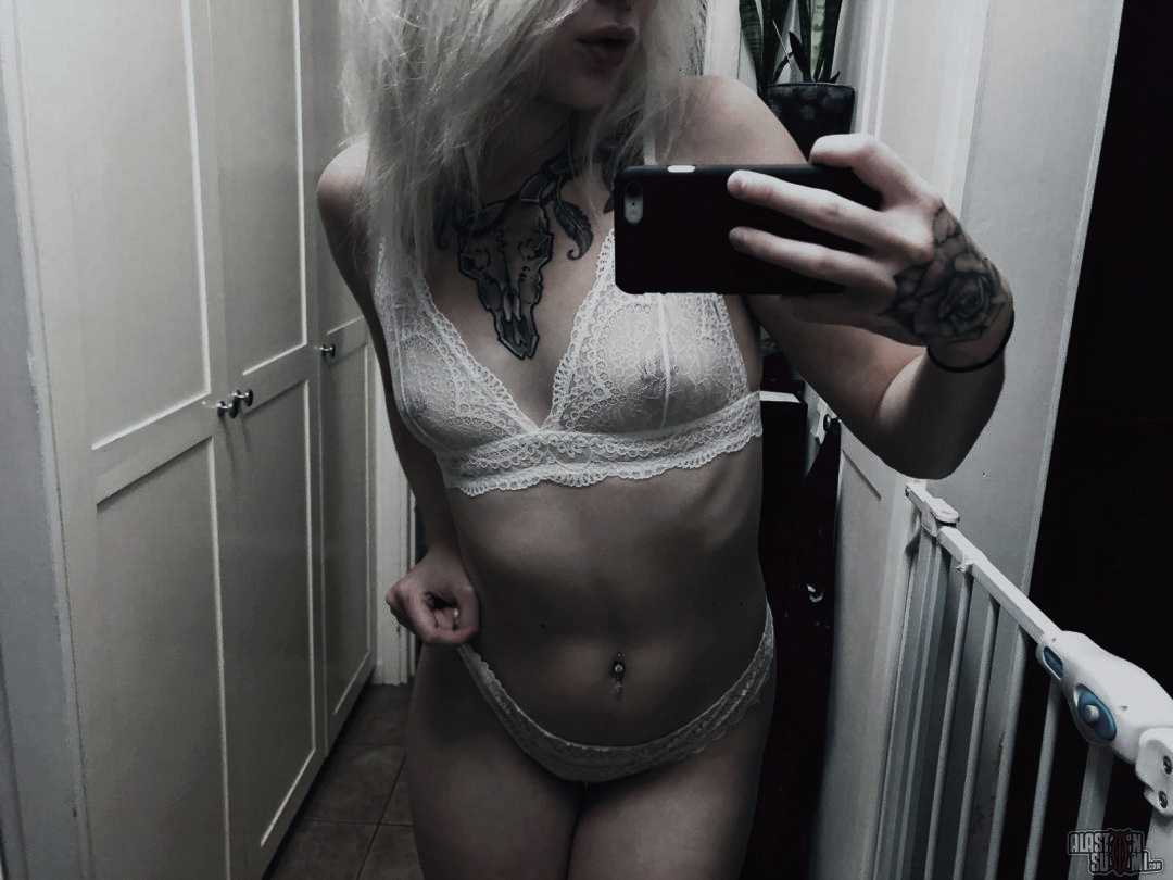 rikuj420's tweet photo. Tahtoisin vaan vähän Rajua rakkautta onlyfans aahdessaa❣️ #Tozluyaka #alastonsuomi #Girls #Small #Kiss #love #life #onlyfans #onlyfansbabe #fans #BlondeforBBC #blonde #naked #hot #instagram #finnish #onlyfanssuomi #tattoos https://t.co/GD8dSIRm3o