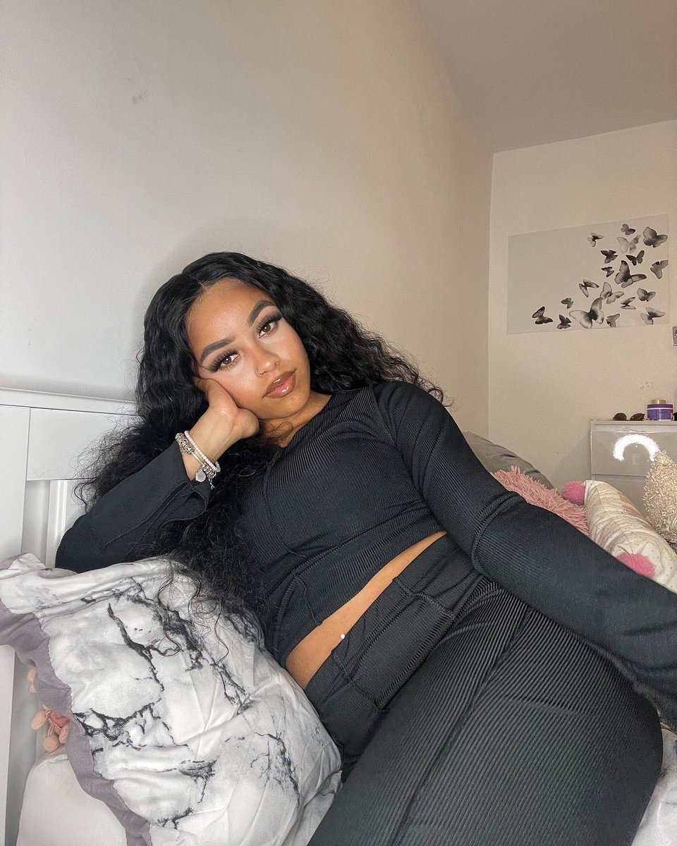 officialdeniasx's tweet photo. Literally been a top goal and dream of mines to be working with @OfficialPLT and now I can finally say this is happening🥺🦄
I’m so grateful that I was one of the chosen to be apart of this! 😍 thank yyouuuuu💕👏🏼
#classofplt #studentambassador #plt #prettylittlething #pltstyle https://t.co/nAoAbaTaq6
