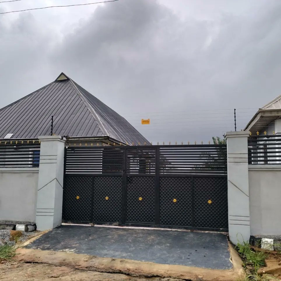 bakerind_'s tweet photo. A single block of 3-bedroom apartments.
A single block of three 2-bedroom apartments.
A single block of two 1- bedroom apartment.

The apartment is also a 5 minutes walking distance to the main road and a few minutes from Bakerverse Suites. https://t.co/27nxVBCEtD