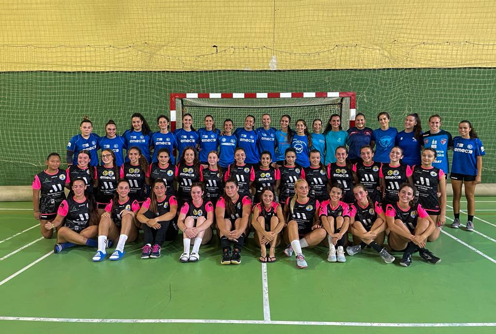 ⚡️ ¡Arranca la pretemporada el Antequera Costa del Sol de #DHPlataFem!

💪 ¡Nuevas caras, ilusión renovada! 

🤜 🤛 ¡El juvenil también trabaja ya!

⚫️⚪️ #SomosPanteras