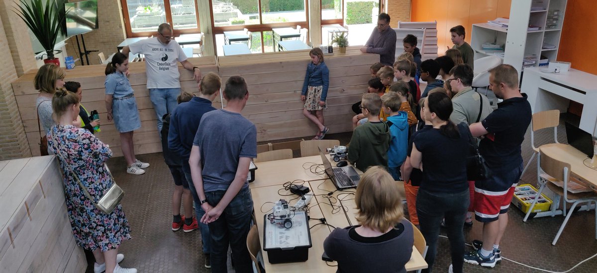 CDJTorhout's tweet photo. Programmeren voor kids en dit allemaal GRATIS en voor niks! Je kan je nu inschrijven voor onze sessie op 10 september via https://t.co/RD3kjUznqB. #Torhout #programmeren #scratch #3d #arduino #Microbit #lego #mindstorms #appinventor #LegoSpikePrime https://t.co/xSuwOVvKSe