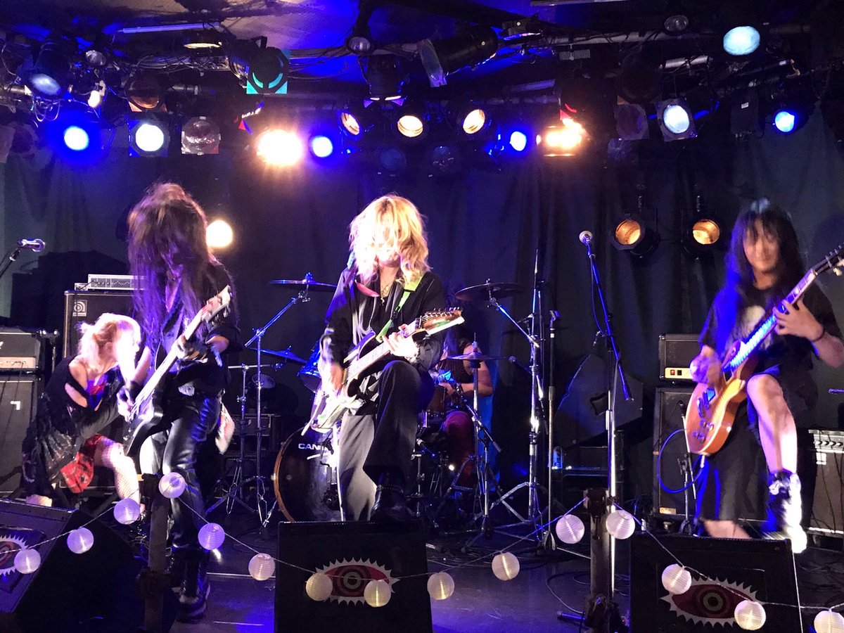faoud666's tweet photo. 8/21池袋チョップのアンブラッセ無事叩き終わったぞ！

スタジオ練習二回の割には良い方だったんじゃないかと😊

誘ってくれたアタル君にメンバーの皆さんとお客さんとチョップの皆さん、楽しい１日をありがとうございました！m(__)m

ドラム上手いって言われた♥️

#embrasse
#Faoud
#池袋手刀 https://t.co/SKmAr7cOZj