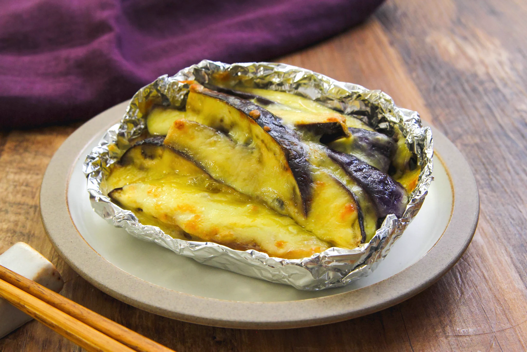 簡単なのにめちゃくちゃうまい！ナスを使った「チーズ焼き」。