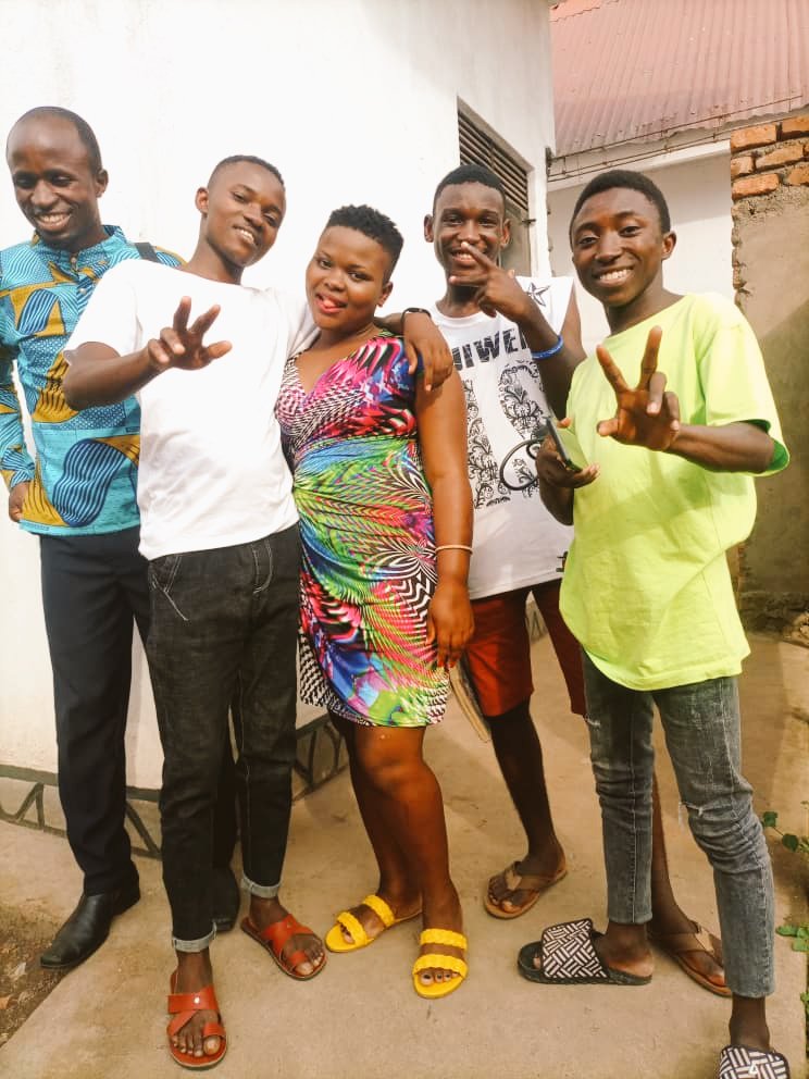 BANZPOPEE's tweet photo. The happy Gang Western Talented Entertainment-kasese....with their Manager..... https://t.co/KKXdNQvMe6