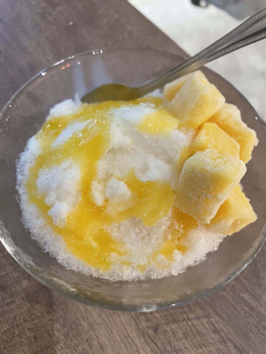 KunyGame's tweet photo. 歯医者終わりにアメ村来たら、かき氷食えって言われました。
今日歯入れたばっかりでまだ麻酔してるんですけどね笑
#icfe https://t.co/9eW1ZWRMMU