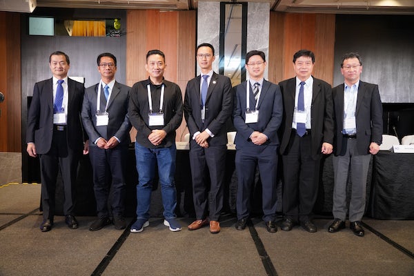 HKUOrtho's tweet image. Dr Jason Cheung and Dr Kenny have been invited to be the #regionalfaculty and delivered plenary talks at the @AOSpine East Asia Conference in Singapore on 20-21 August 2022.

#HKUOrtho #Orthopaedics #SpineSurgery
