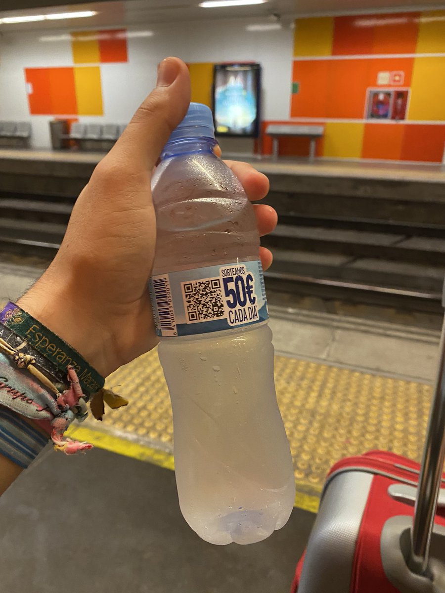 pacogr__'s tweet photo. @Rociiopardm Sin tren pero ya no tengo sed jeje😜 https://t.co/5r841aCiWp