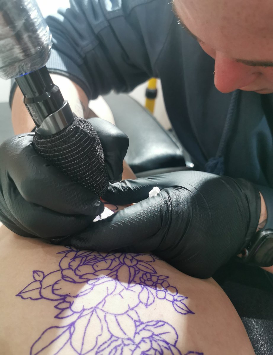 SamiHallSays's tweet photo. On today's agenda... 😱 Getting inked at Heartfelt Ink in Kempton Park. So blêrie excited. 😍
#tattoo #collaboration #heartfeltink https://t.co/Z0hQFsHaiX