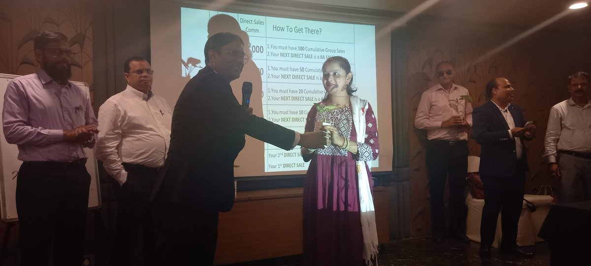 JijiwishaS's tweet photo. It's a great opportunity to spread green love in people's lives
#Gratitude to Vandita &amp; Santosh ji for resourcing #ceramicplanters with #indoor #greens to #felicitate the achievers from #Enagic Global family at @HotelLevanaLucknow
#jijiwishasociety
#plant
#sustainability https://t.co/wgHUx9Ij2N