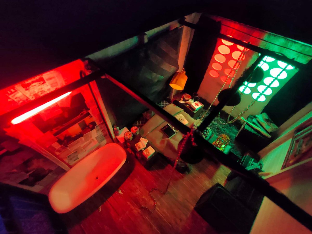 zengjinyuan's tweet photo. 海外粉丝制作了 #vegaspete 安全屋的迷你房间,一幕幕回忆,爱恨缠绕的感情,由此而生!!给粉丝的创意点赞!!
#VegasPeteStory https://t.co/lXEWY31IWN