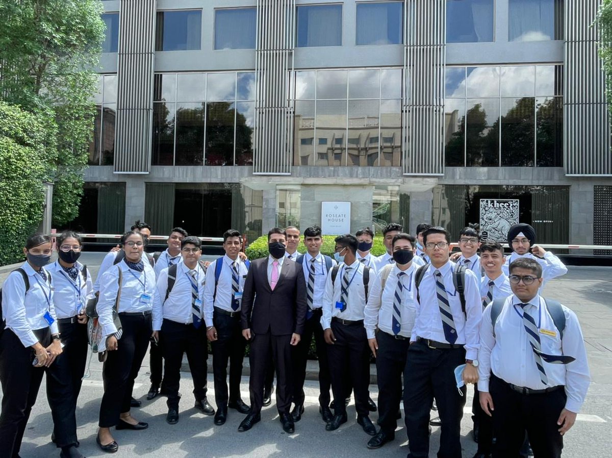 delhi_iihm's tweet photo. A Big Thank You to Roseate House Delhi for doing a property visit with IIHM Delhi Students.
#IIHMBest3years #bestexperienceever #RoseateHouse #Industry #Exposure @kapoorkush1
@AADirIIHMDELHI
#IIHMDelhi #learningneverstops #hospitalityindustry
IIHM Delhi Batch 2022 https://t.co/z0atclO12a