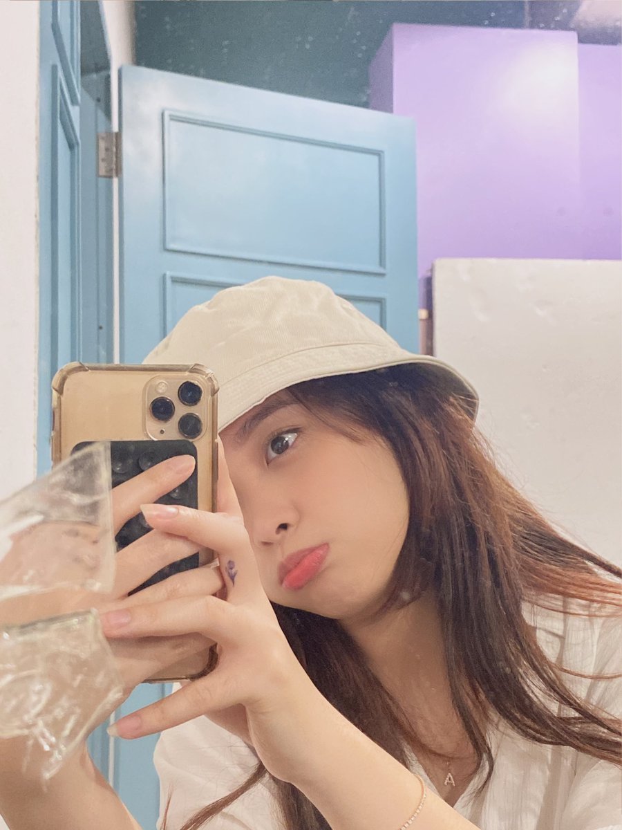 anindthrc's tweet photo. 6 emoji terakhir yang sering dipake: 

🥲😘🫶🏾🤡🔥😒 https://t.co/xPPnAyi2NE